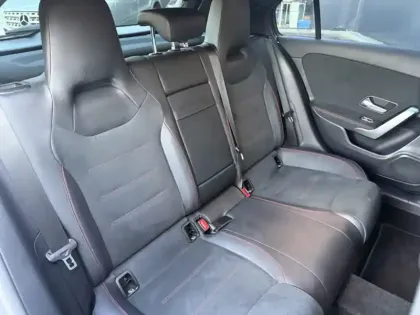 Photo 10 Mercedes Classe A 180 d AMG Line Berline / V1771