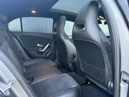 Photo 11 Mercedes Classe A 180 d AMG Line Berline / V1771