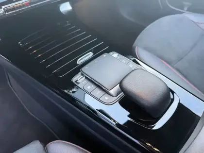 Photo 24 Mercedes Classe A 180 d AMG Line Berline / V1771