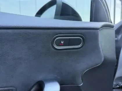 Photo 17 Mercedes Classe A 180 d AMG Line Berline / V1771