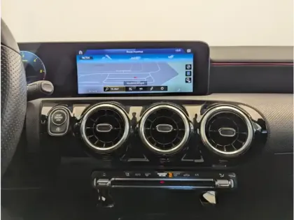 Photo 17 Mercedes Classe A 180 d AMG Line