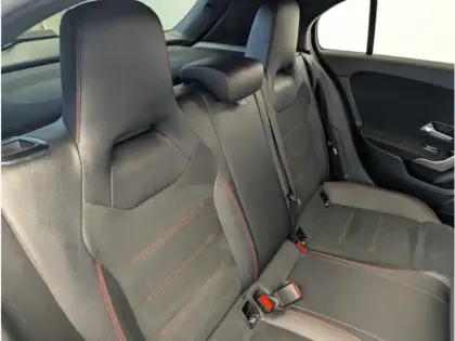 Photo 10 Mercedes Classe A 180 d AMG Line