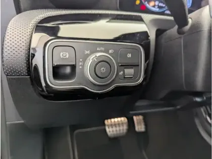 Photo 13 Mercedes Classe A 180 d AMG Line