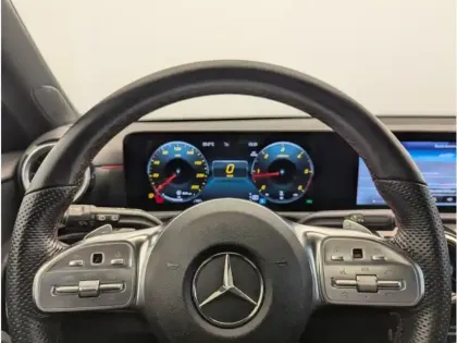 Photo 15 Mercedes Classe A 180 d AMG Line