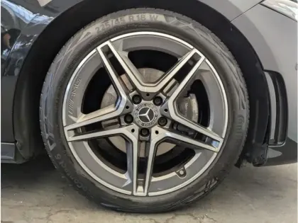 Photo 8 Mercedes Classe A 180 d AMG Line