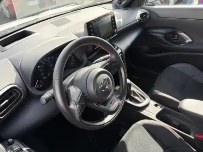 Photo 14 Toyota Yaris Hybride 1.5 HYBRID 116H GR SPORT 116 ch