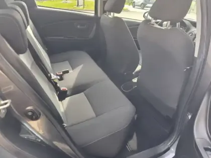 Photo 10 Toyota Yaris Gén. III Ph3 Dynamic 5