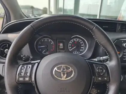 Photo 14 Toyota Yaris Gén. III Ph3 Dynamic 5