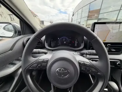 Photo 12 Toyota Yaris Hybride 116h Design Pack Confort 11