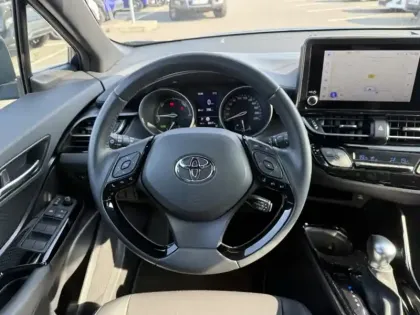 Photo 14 Toyota C-HR 1.8 Hybride 122 Design Ultimate