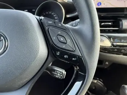 Photo 17 Toyota C-HR 1.8 Hybride 122 Design Ultimate