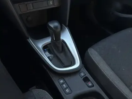 Photo 15 Toyota Yaris Hybride 1.5 HYBRID 116H DESIGN