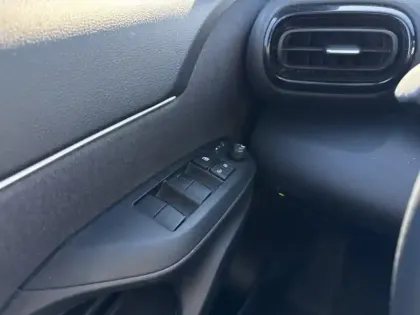 Photo 16 Toyota Yaris Hybride 1.5 HYBRID 116H DESIGN