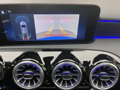 Photo 12 Mercedes Classe A 200 d AMG Line