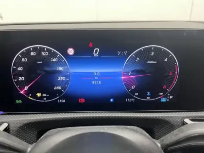 Photo 11 Mercedes Classe A 200 d AMG Line