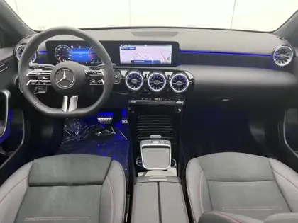 Photo 10 Mercedes Classe A 200 d AMG Line