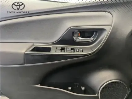 Photo 15 Toyota Yaris 110 VVT-i CVT Design Y20