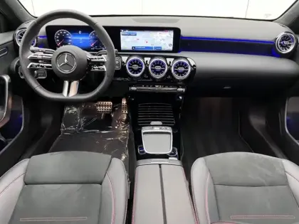 Photo 10 Mercedes Classe A 180 AMG Line