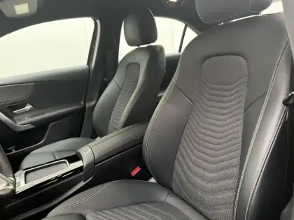 Photo 16 Mercedes Classe A 180 d Berline Business Line