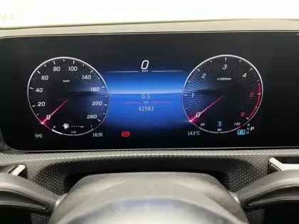 Photo 11 Mercedes Classe A 180 d Berline Business Line