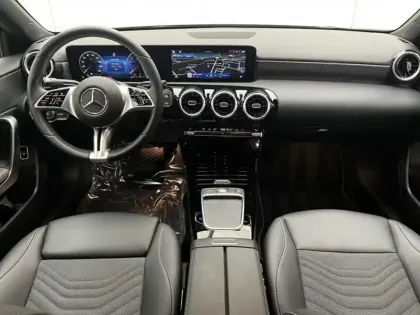 Photo 10 Mercedes Classe A 180 d Berline Business Line