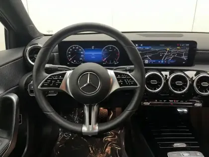 Photo 17 Mercedes Classe A 180 d Berline Business Line