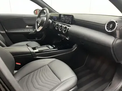 Photo 15 Mercedes Classe A 180 d Berline Business Line