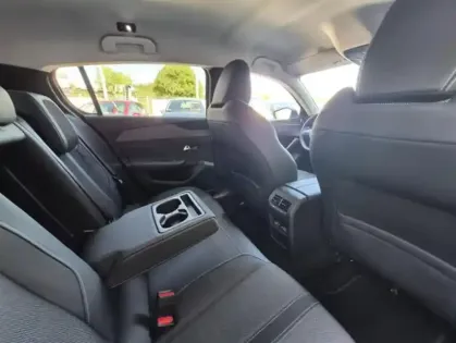 Photo 32 Peugeot 308 III BlueHDI 130 AUTO8 ALLURE