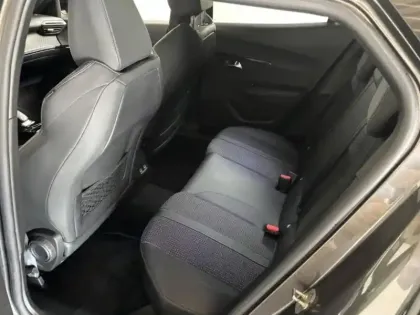 Photo 8 Peugeot 2008 Gén. II Ph1 NG GT 5