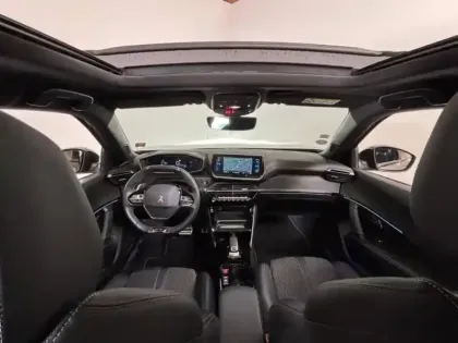 Photo 6 Peugeot 2008 Gén. II Ph1 NG GT 5