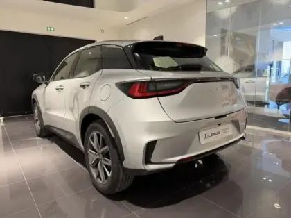 Photo 5 Lexus Lbx  1.5 136ch Elegant Pack Tech 2WD MY26