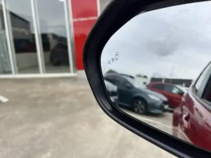 Photo 14 Toyota Yaris  116h Design 5p MY22