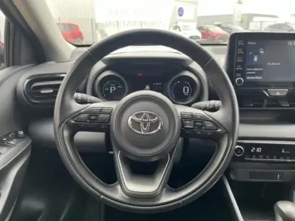 Photo 10 Toyota Yaris  116h Design 5p MY22