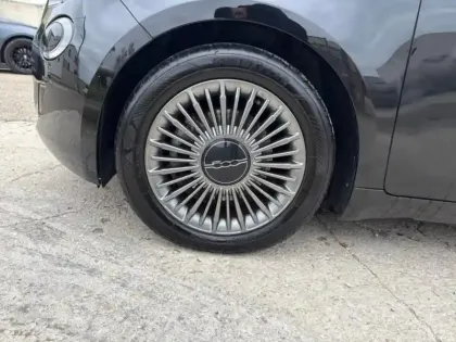 Photo 11 Fiat 500  e 118ch France Edition