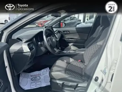 Photo 10 Toyota C-HR  122h Distinctive 2WD E-CVT MY22