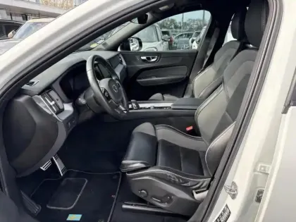 Photo 8 Volvo Xc60  B5 AdBlue AWD 235ch R-Design Geartronic