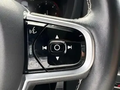 Photo 5 Volvo Xc60  B5 AdBlue AWD 235ch R-Design Geartronic