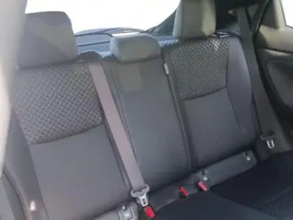 Photo 9 Toyota Yaris  116h Collection 5p MC24