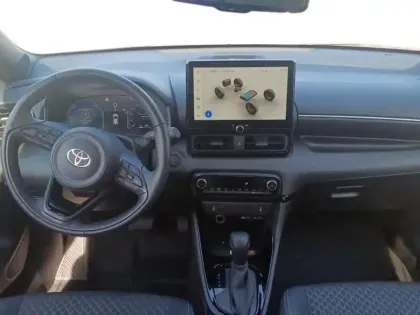 Photo 10 Toyota Yaris  116h Collection 5p MC24