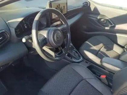 Photo 14 Toyota Yaris  116h Collection 5p MC24