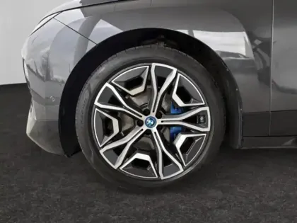 Photo 13 BMW Ix  xDrive50 523ch
