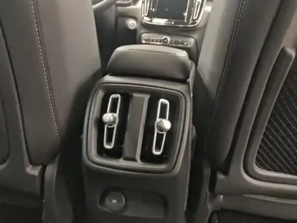 Photo 14 Volvo Xc40  T2 129ch Business Geartronic 8