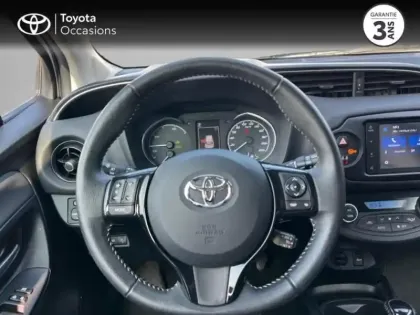 Photo 12 Toyota Yaris  100h Dynamic 5p RC19