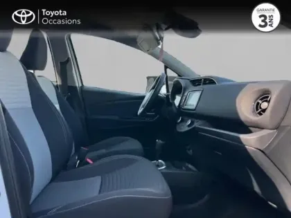 Photo 5 Toyota Yaris  100h Dynamic 5p RC19