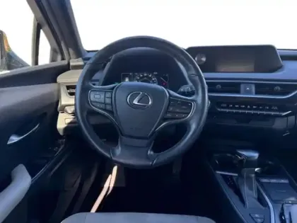 Photo 10 Lexus UX Gén. I Ph1 Pk Confort Business 5