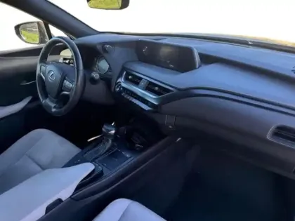 Photo 11 Lexus UX Gén. I Ph1 Pk Confort Business 5