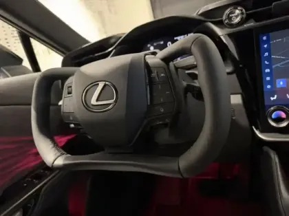 Photo 12 Lexus RZ  500e Executive MC26