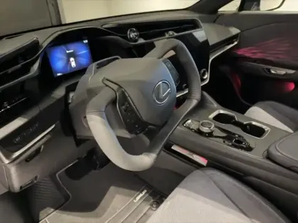 Photo 9 Lexus RZ  500e Executive MC26