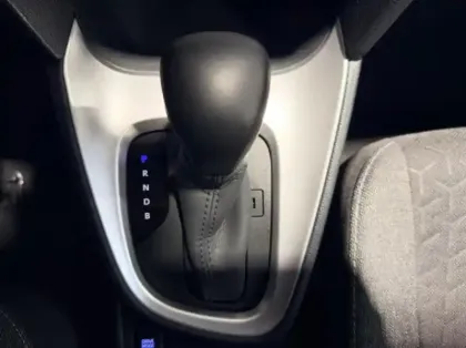 Photo 12 Toyota Yaris Gén. I Ph1 Dynamic Business 5