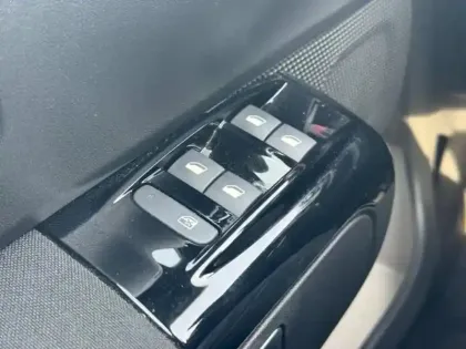 Photo 9 Citroën C3  1.2 PureTech 110ch S&S Shine 120-123g